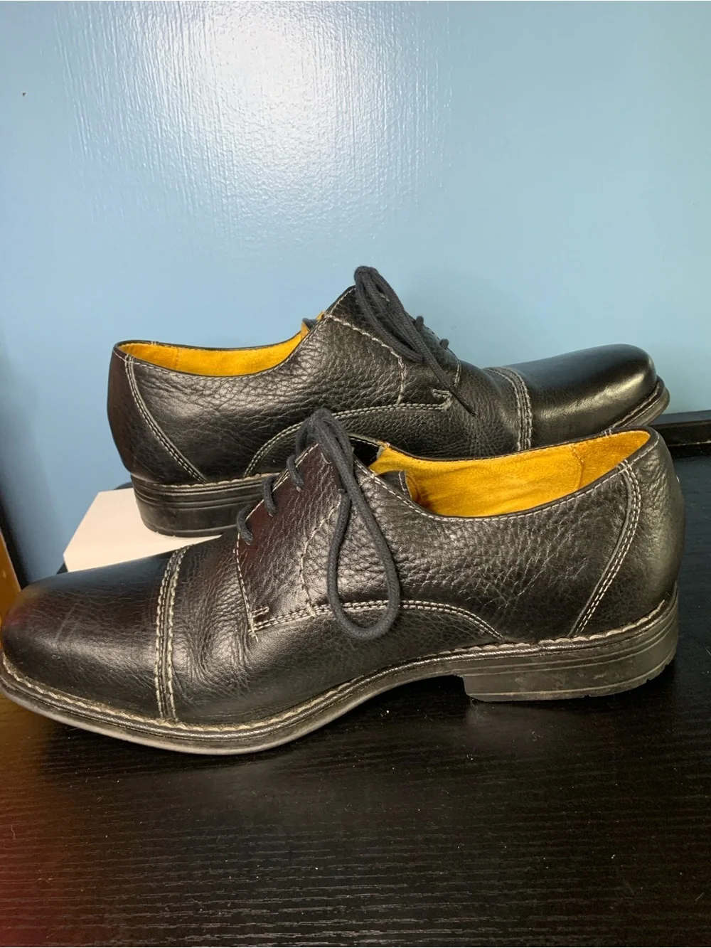 Sandro Moscoloni Men’s Black Leather Lace-Up Oxfords